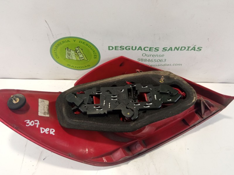 Recambio de piloto trasero derecho para peugeot 307 referencia OEM IAM   