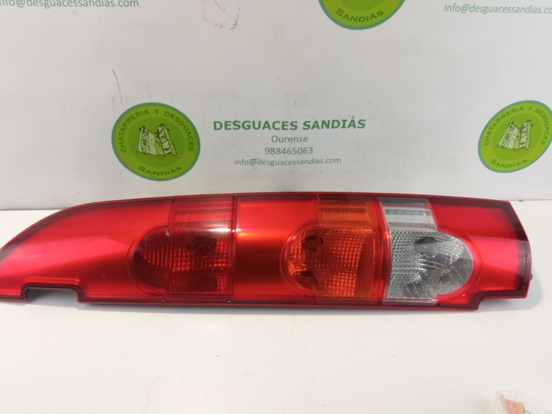 Recambio de piloto trasero derecho para renault kangoo referencia OEM IAM   