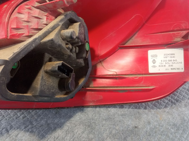 Recambio de piloto trasero izquierdo para renault clio referencia OEM IAM 20240999 8200586843 