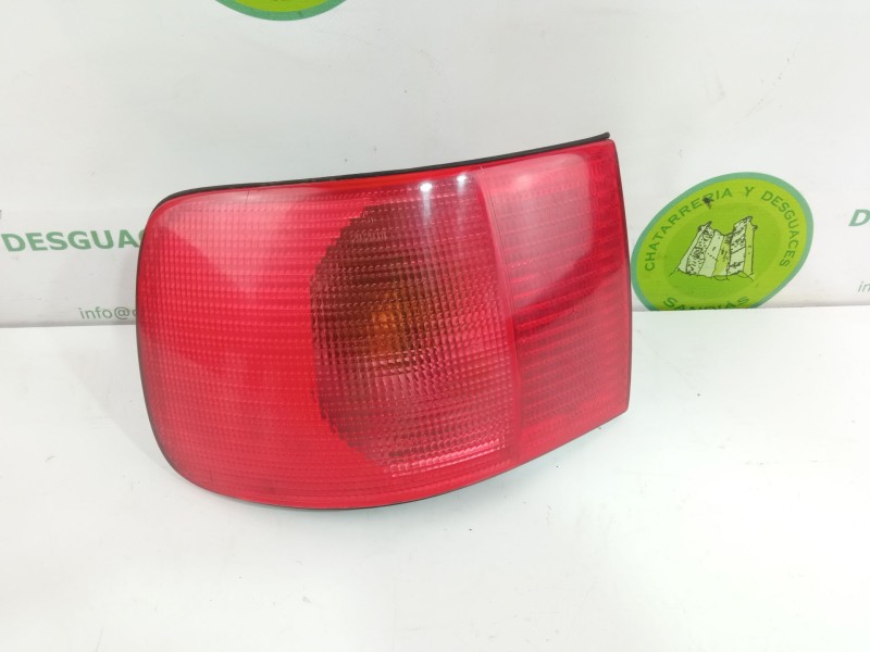 Recambio de piloto trasero izquierdo para audi a8 referencia OEM IAM   