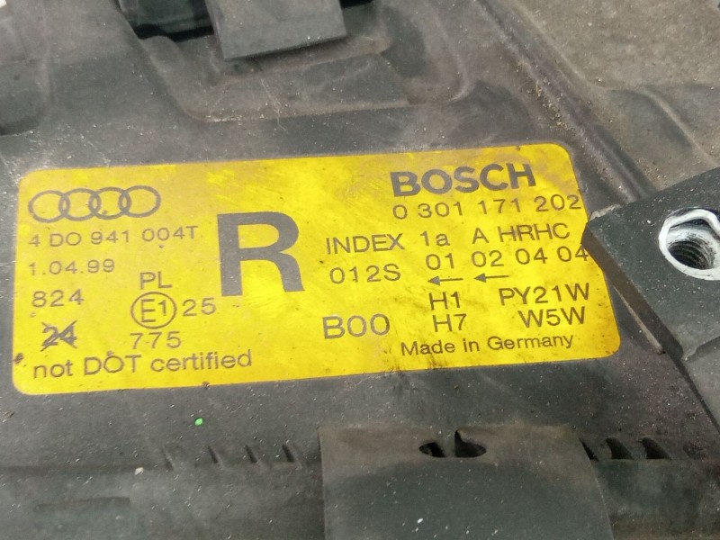 Recambio de faro derecho para audi a8 referencia OEM IAM   