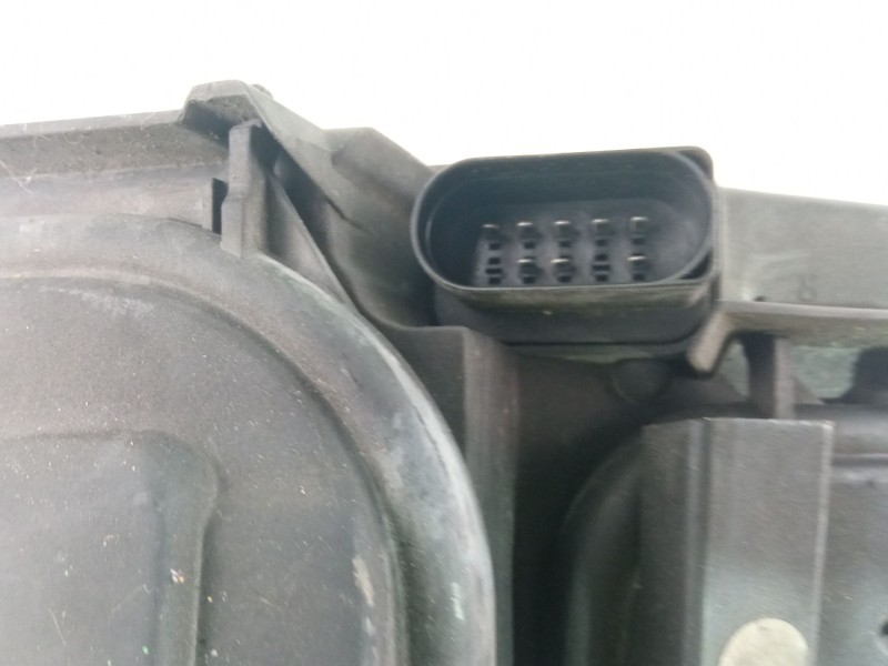 Recambio de faro derecho para audi a8 referencia OEM IAM   