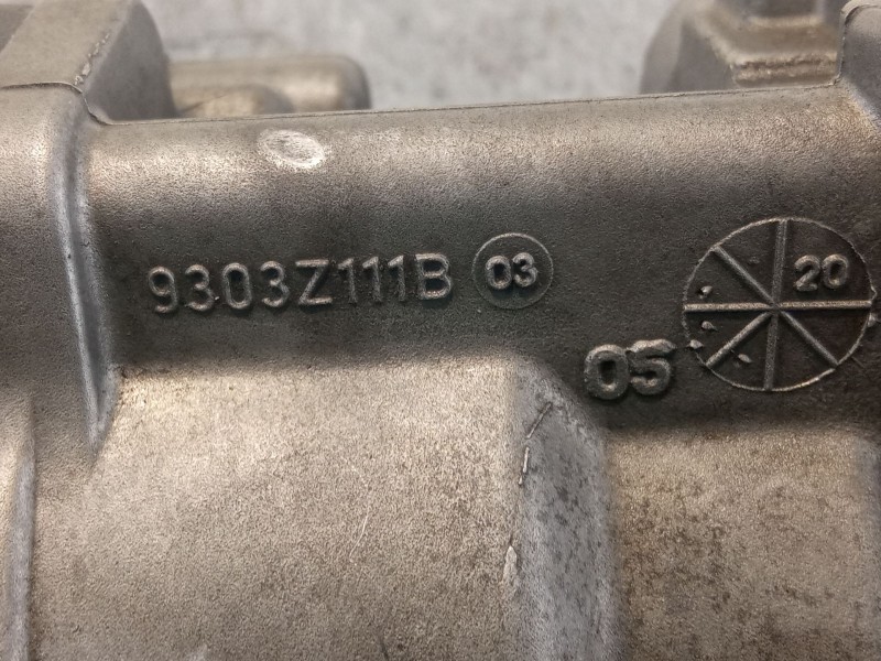 Recambio de bomba inyeccion para renault megane referencia OEM IAM 9303Z111B  