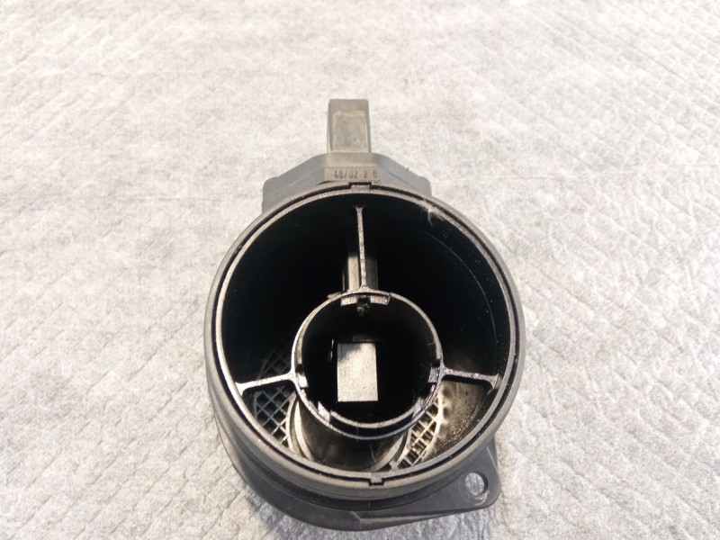 Recambio de caudalimetro para volkswagen passat referencia OEM IAM 0281002461-074906461B  
