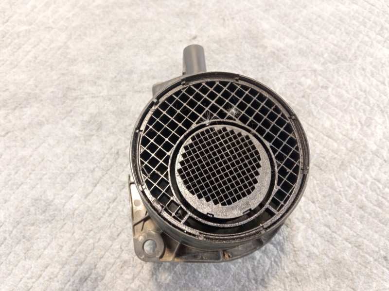 Recambio de caudalimetro para volkswagen passat referencia OEM IAM 0281002461-074906461B  