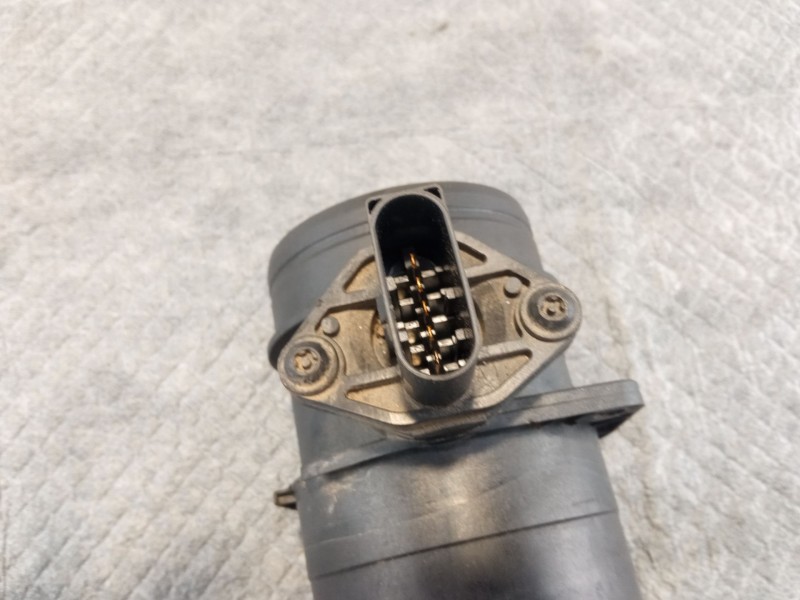 Recambio de caudalimetro para volkswagen passat referencia OEM IAM 0281002461-074906461B  