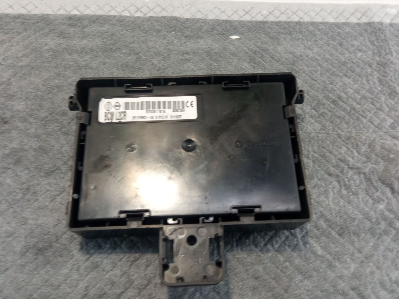 Recambio de caja reles / fusibles para renault clio referencia OEM IAM 8200383473-8200811816  