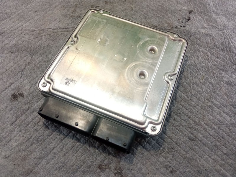 Recambio de centralita motor para volkswagen golf referencia OEM IAM 03G906016CB0881011900  