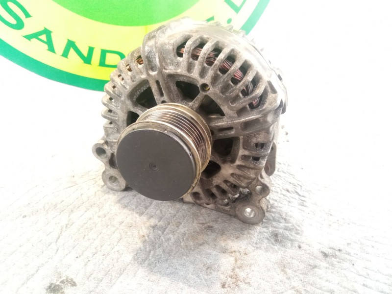 Recambio de alternador 140a/14v para volkswagen golf referencia OEM IAM 06F903023C  