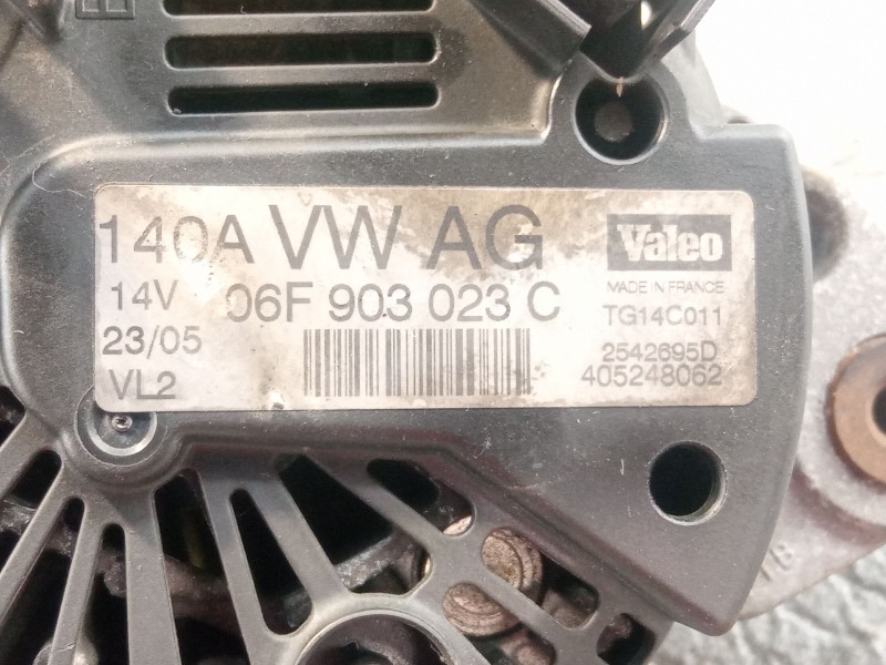 Recambio de alternador 140a/14v para volkswagen golf referencia OEM IAM 06F903023C  