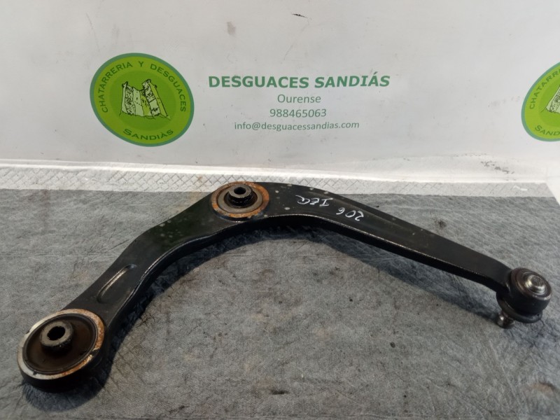 Recambio de brazo suspension inferior delantero izquierdo para peugeot 206 referencia OEM IAM   