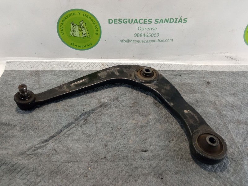 Recambio de brazo suspension inferior delantero izquierdo para peugeot 206 referencia OEM IAM   