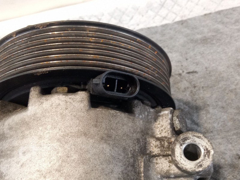 Recambio de compresor aire acondicionado para renault megane referencia OEM IAM 8200309193  01140018