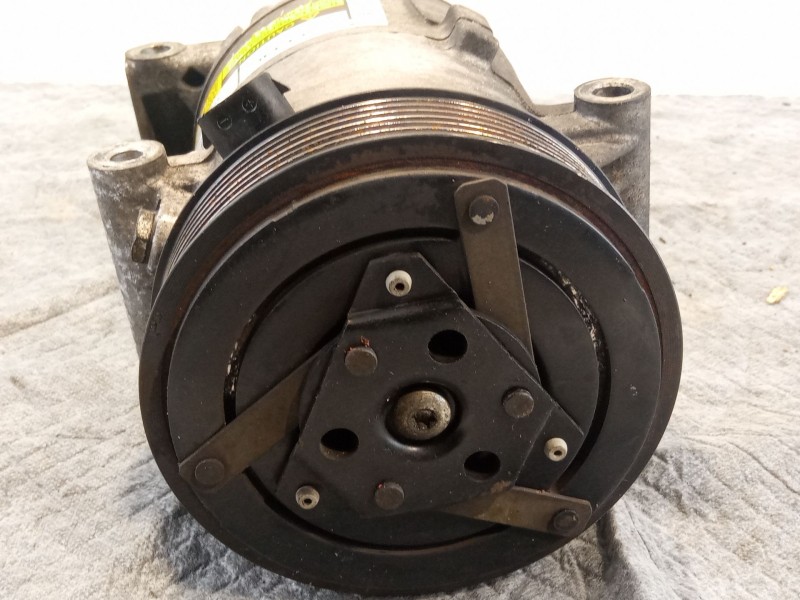 Recambio de compresor aire acondicionado para renault megane referencia OEM IAM 8200309193  01140018