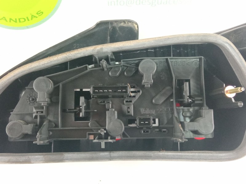 Recambio de piloto trasero izquierdo para peugeot 406 referencia OEM IAM VALEO2255  