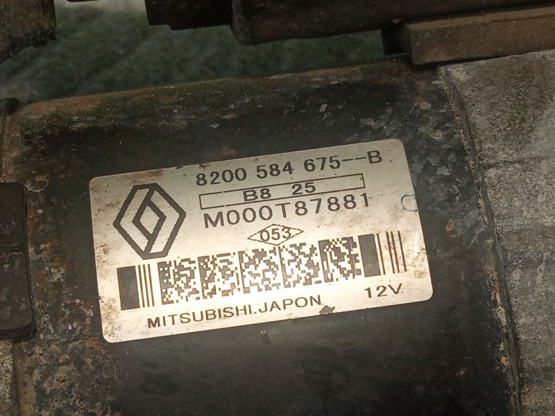 Recambio de motor arranque para renault kangoo referencia OEM IAM 8200584675-B  