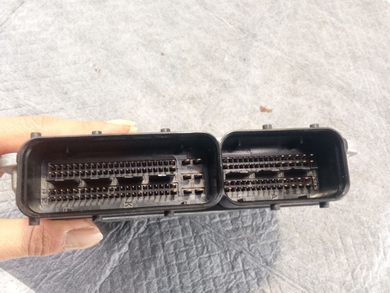 Recambio de centralita motor para opel zafira referencia OEM IAM 0281031379  