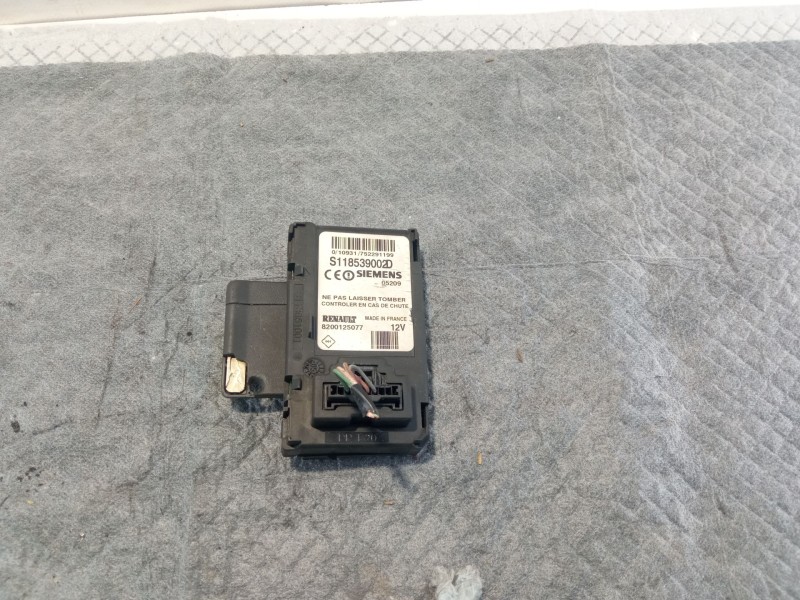 Recambio de llave tarjeta encendido para renault scenic referencia OEM IAM 8200125077/S118539002D  