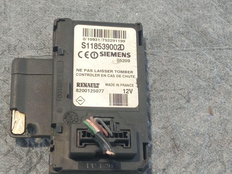 Recambio de llave tarjeta encendido para renault scenic referencia OEM IAM 8200125077/S118539002D  