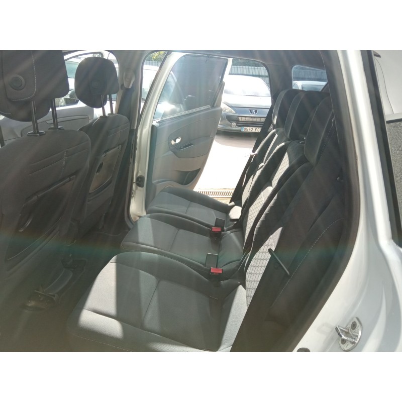 renault scenic del año 2010