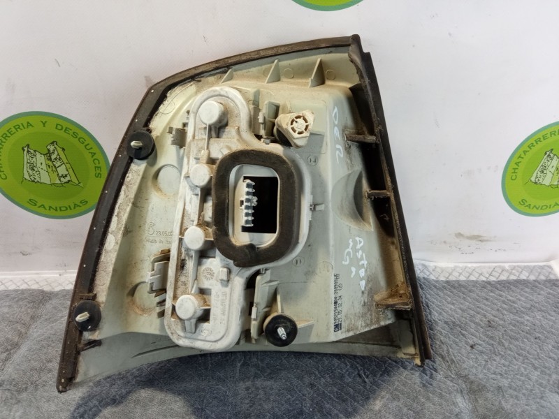 Recambio de piloto trasero derecho para opel astra referencia OEM IAM   