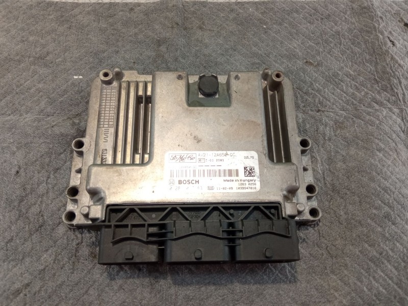 Recambio de centralita motor para ford fiesta referencia OEM IAM 0281017831  