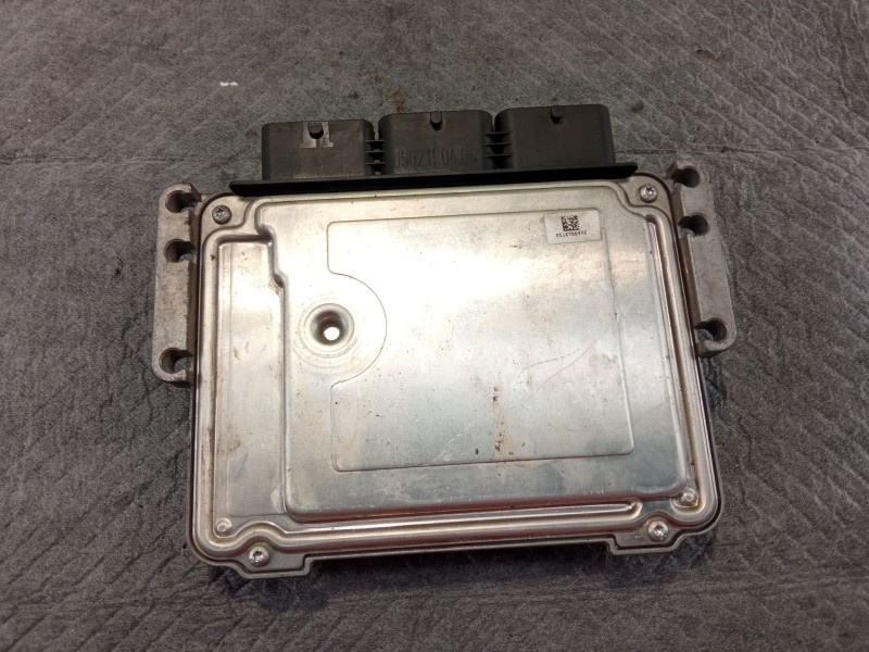 Recambio de centralita motor para ford fiesta referencia OEM IAM 0281017831  