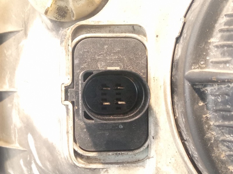 Recambio de faro delantero derecho para volkswagen golf referencia OEM IAM   