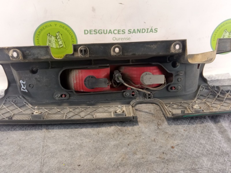 Recambio de piloto trasero derecho para nissan primastar referencia OEM IAM 93857722  