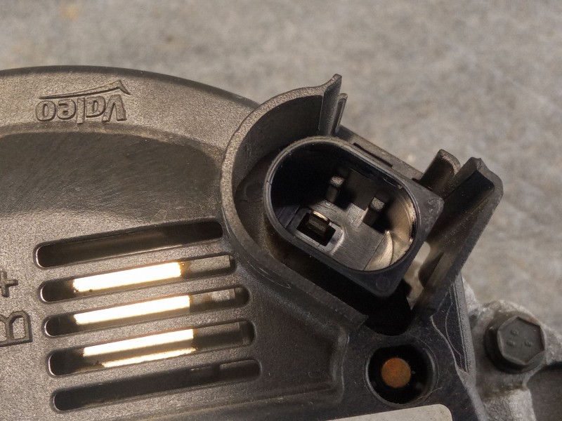 Recambio de alternador 110a/14v para seat león referencia OEM IAM 03L903023JTG12C113  
