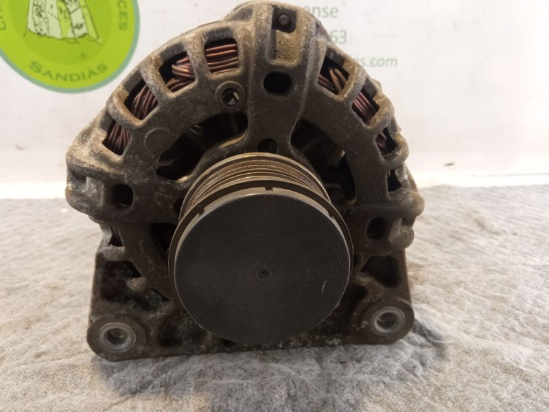 Recambio de alternador para dacia sandero referencia OEM IAM 231002949R  