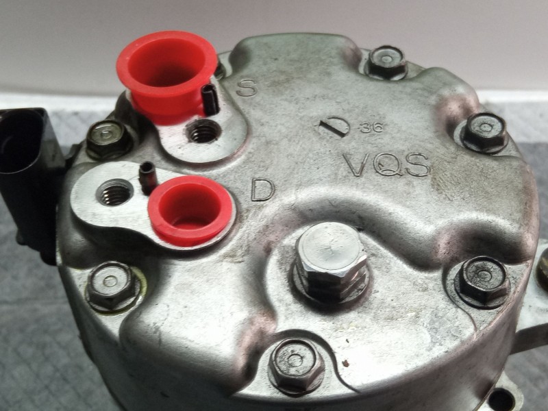 Recambio de compresor aire acondicionado para audi a3 referencia OEM IAM 1J0820803K  