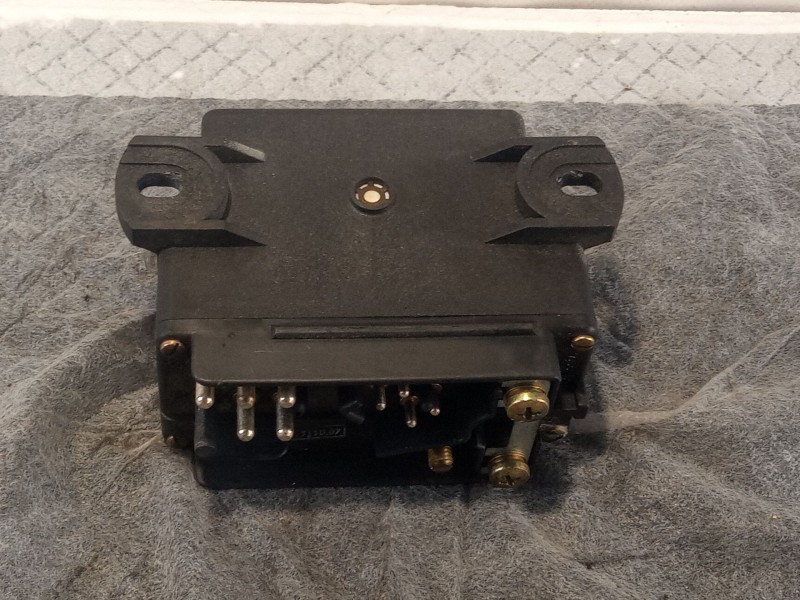 Recambio de relé precalentamiento para mercedes benz 190 190d 2.5 referencia OEM IAM 0035451032  