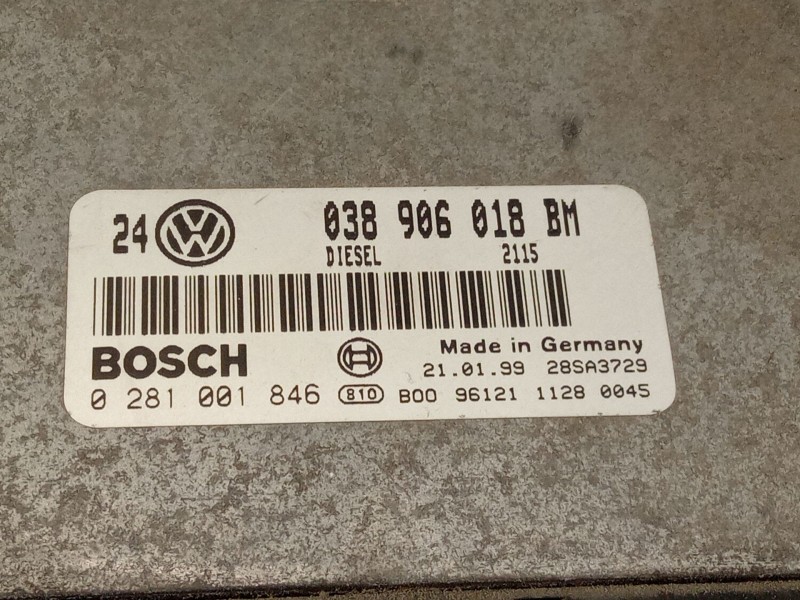Recambio de centralita motor para volkswagen golf referencia OEM IAM 038906018BM0281001846  