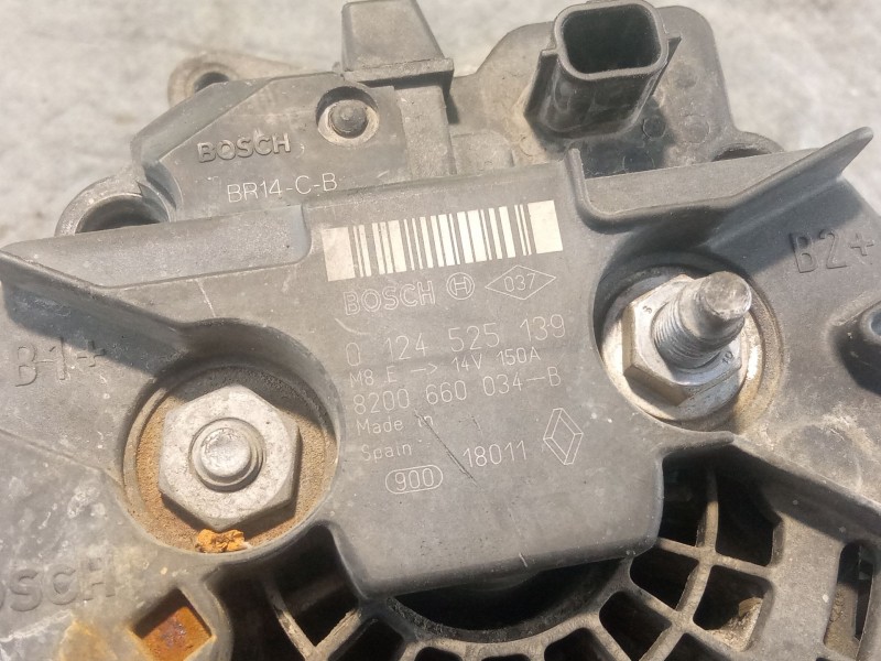 Recambio de alternador 150a/14v para renault kangoo referencia OEM IAM 0124525139  