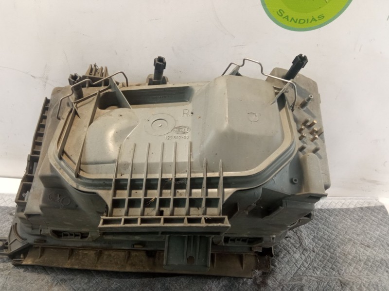 Recambio de faro delantero derecho para mercedes benz 200 200d referencia OEM IAM   