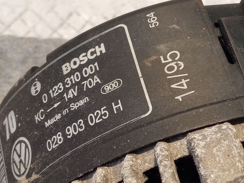 Recambio de alternador 70a/14v para volkswagen passat referencia OEM IAM 0123310001  028903025