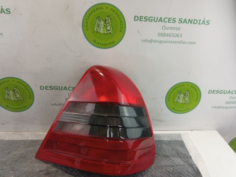 Recambio de piloto trasero derecho para mercedes benz c220 referencia OEM IAM   