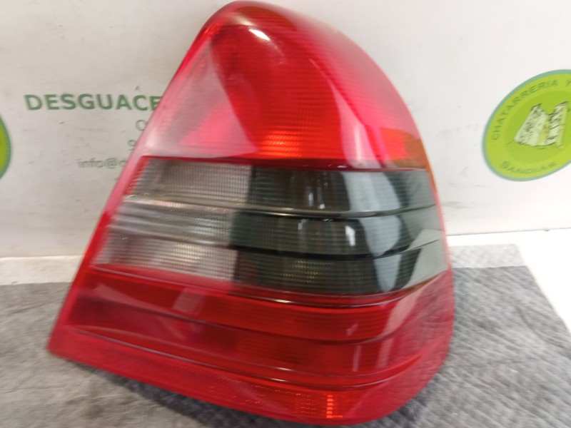 Recambio de piloto trasero derecho para mercedes benz c220 referencia OEM IAM   