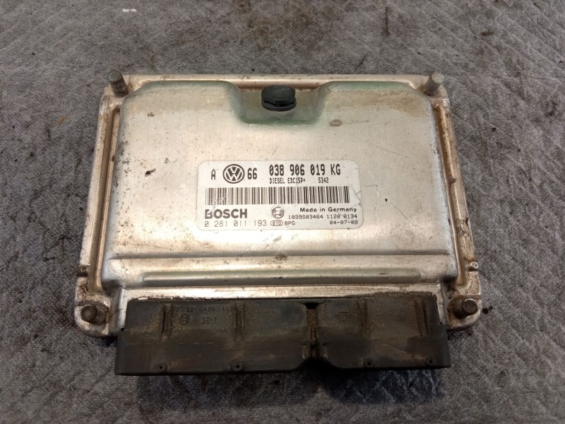 Recambio de centralita motor para seat león referencia OEM IAM 038906019KG0281011193  