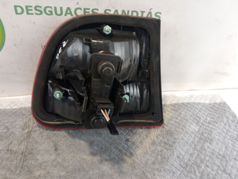 Recambio de piloto porton trasero derecho para seat león referencia OEM IAM 1M6945092B  