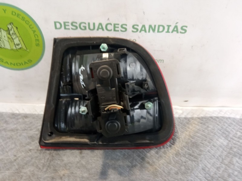 Recambio de piloto porton trasero izquierdo para seat león referencia OEM IAM 1M6945091B  