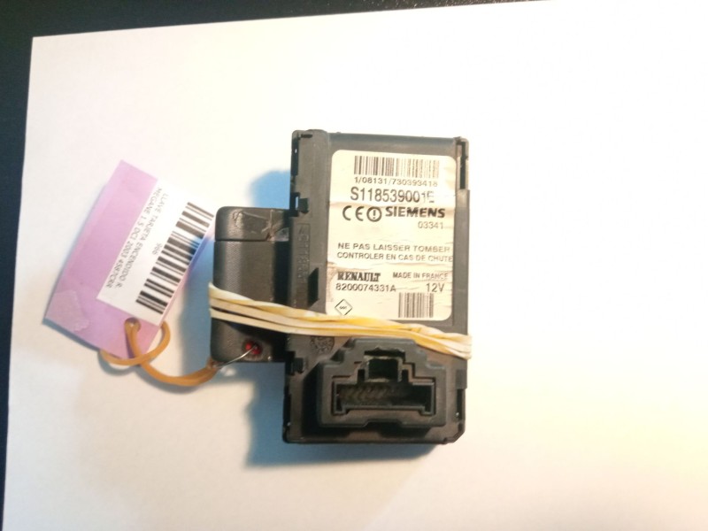 Recambio de llave tarjeta encendido para renault megane referencia OEM IAM 820074331a s118539001e 