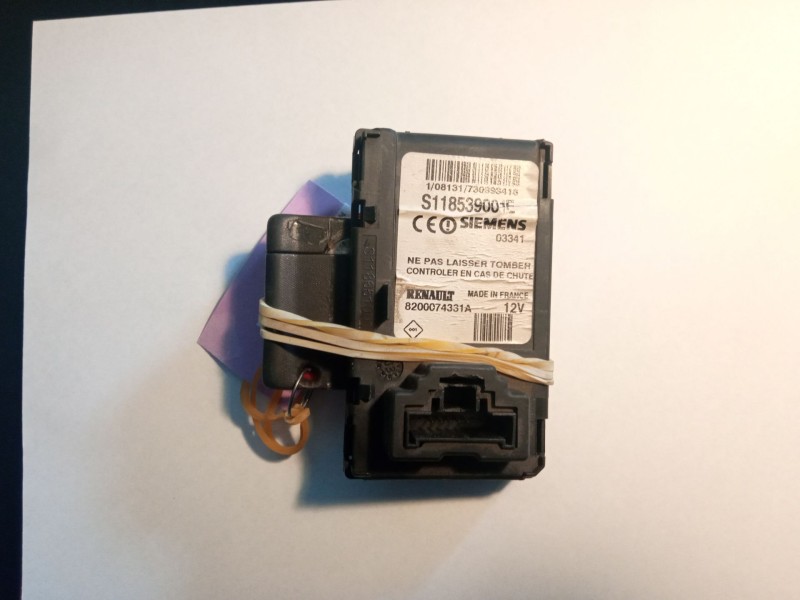 Recambio de llave tarjeta encendido para renault megane referencia OEM IAM 820074331a s118539001e 