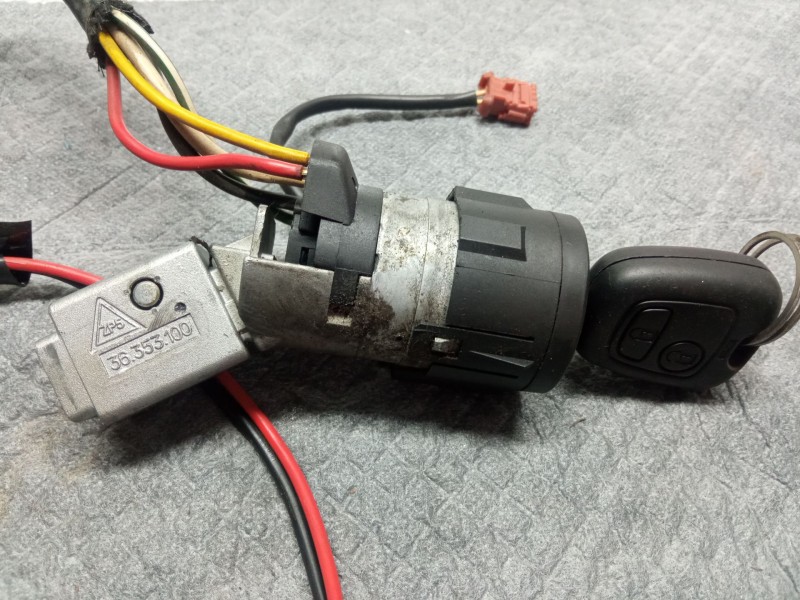 Recambio de conmutador de arranque para peugeot 307 referencia OEM IAM 36353100   Recambio de conmutador de arranque para peugeot 307 referencia OEM IAM 36353100