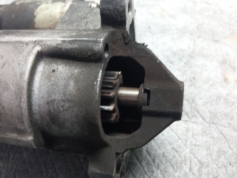 Recambio de motor arranque para renault megane sedan referencia OEM IAM 8200426577  