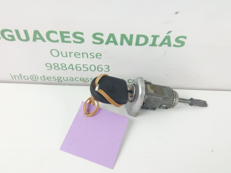 Recambio de bombillo puerta delantera izquierda para seat león referencia OEM IAM   