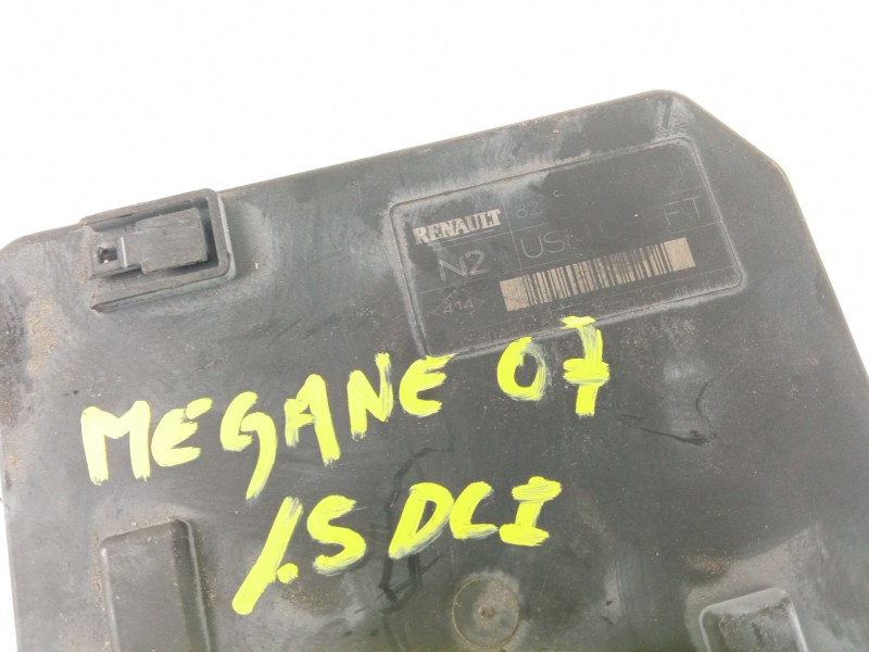 Recambio de centralita relés para renault megane referencia OEM IAM   