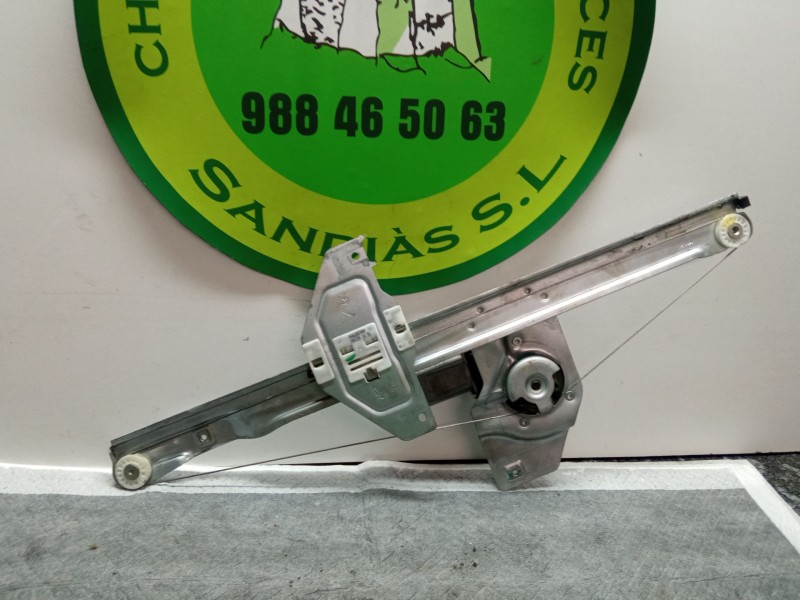 Recambio de elevalunas delantero derecho para peugeot partner referencia OEM IAM 9680557880  