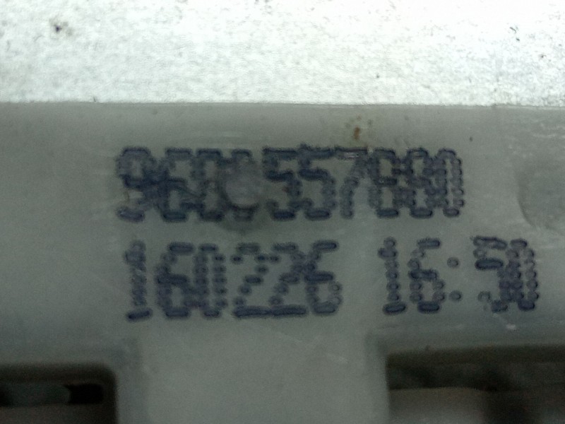 Recambio de elevalunas delantero derecho para peugeot partner referencia OEM IAM 9680557880  